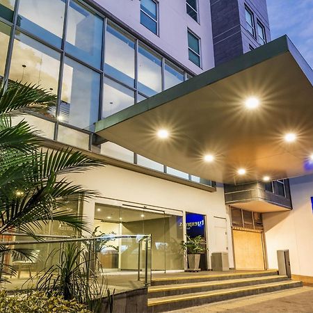 City Express Plus By Marriott Cali Colombia Buitenkant foto