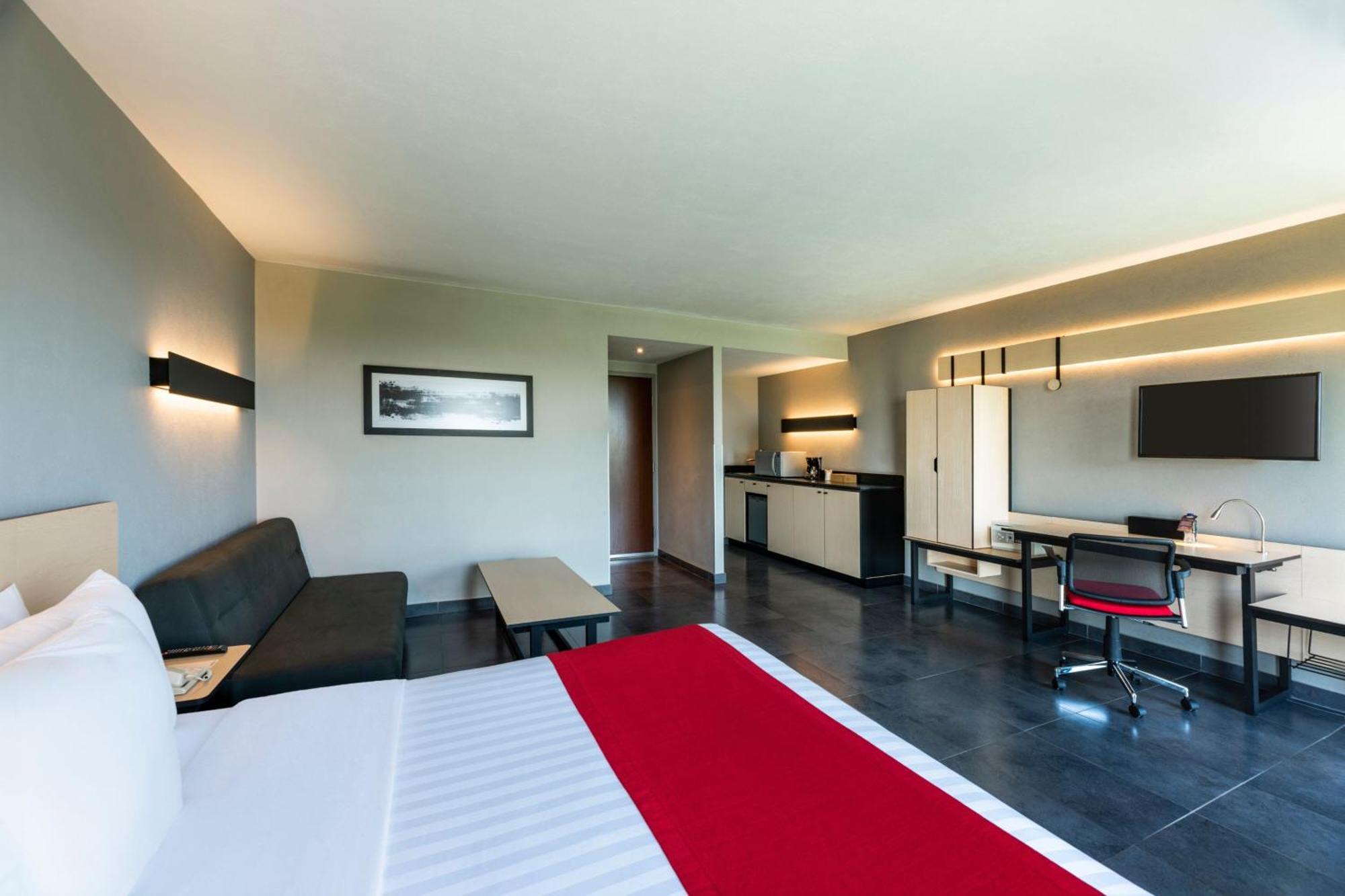 City Express Plus By Marriott Cali Colombia Buitenkant foto